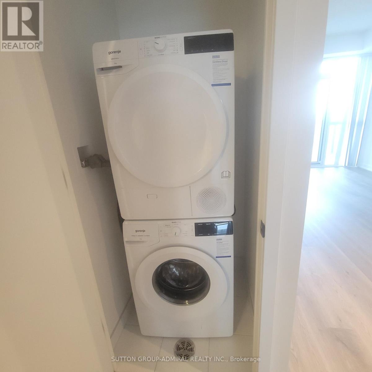 2103 - 8 Interchange Way, Vaughan, Ontario  L4K 5Z7 - Photo 8 - N12562568