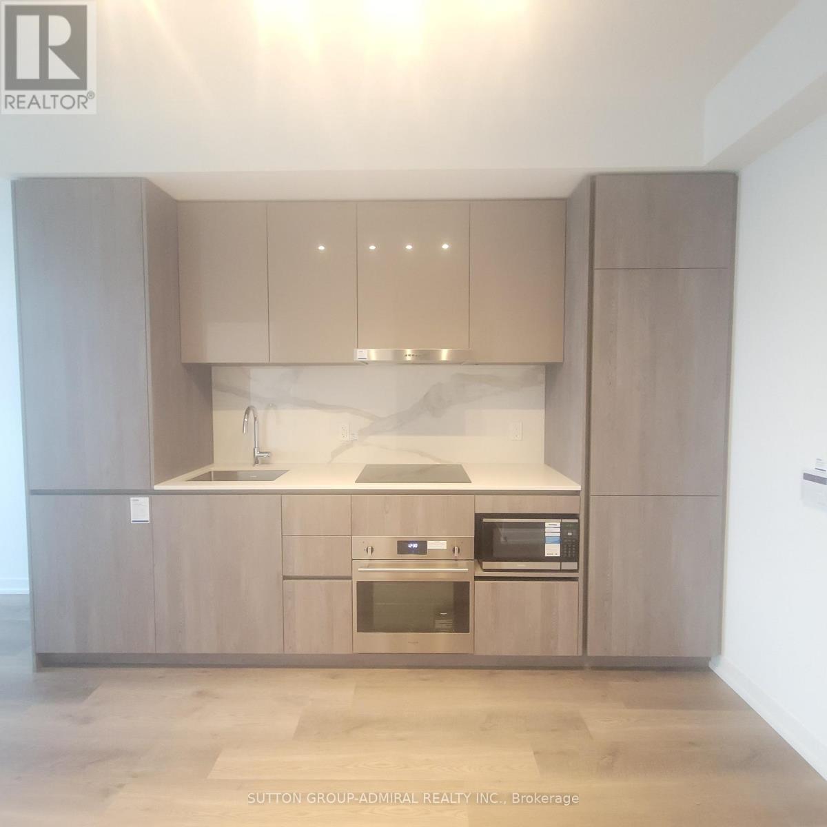 2103 - 8 Interchange Way, Vaughan, Ontario  L4K 5Z7 - Photo 5 - N12562568