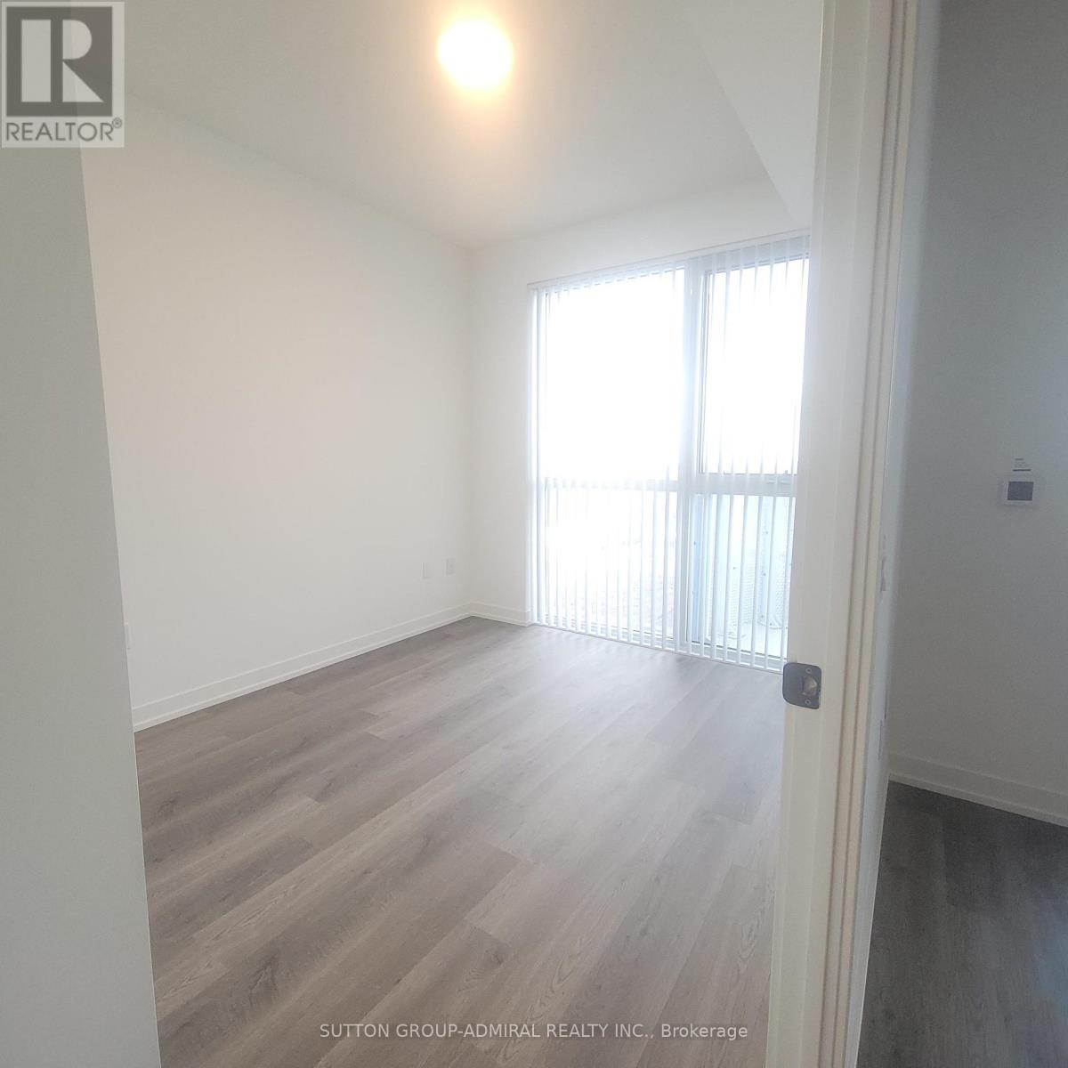 2103 - 8 Interchange Way, Vaughan, Ontario  L4K 5Z7 - Photo 6 - N12562568