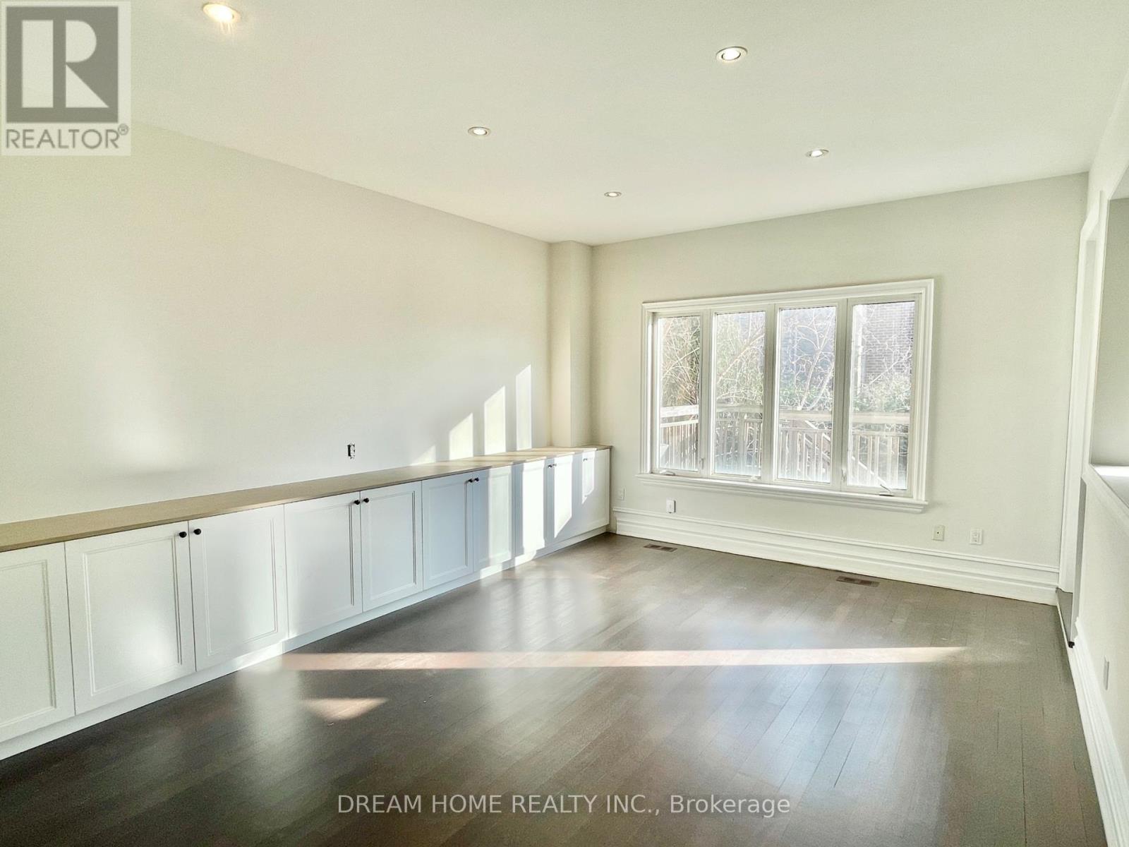 25a Oak Avenue, Richmond Hill, Ontario  L4C 6R5 - Photo 10 - N12564370