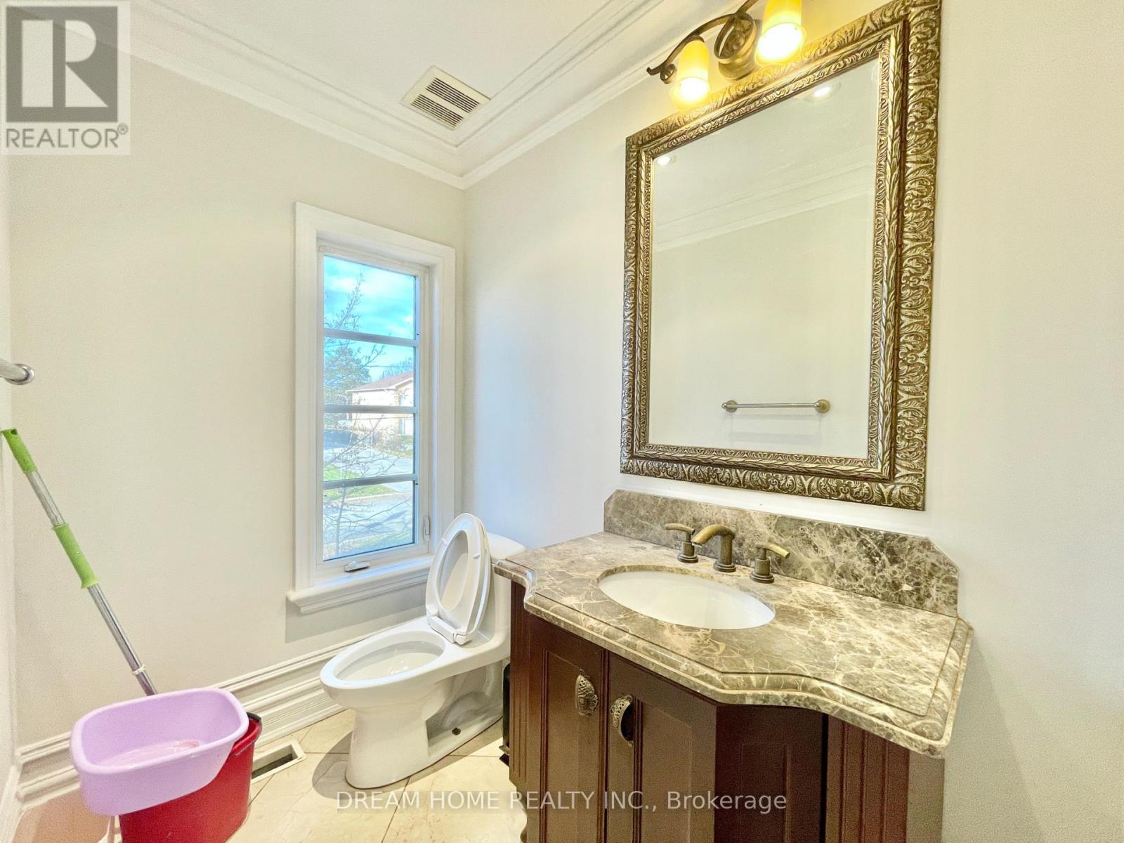 25a Oak Avenue, Richmond Hill, Ontario  L4C 6R5 - Photo 19 - N12564370