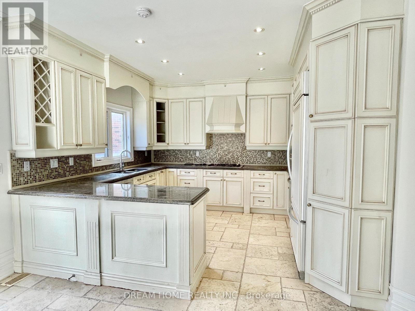 25a Oak Avenue, Richmond Hill, Ontario  L4C 6R5 - Photo 6 - N12564370