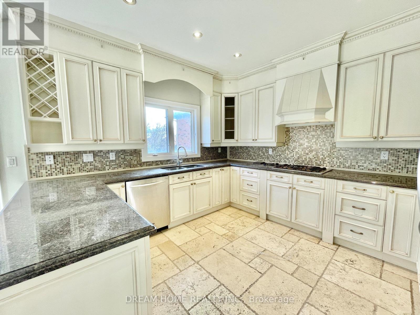 25a Oak Avenue, Richmond Hill, Ontario  L4C 6R5 - Photo 8 - N12564370