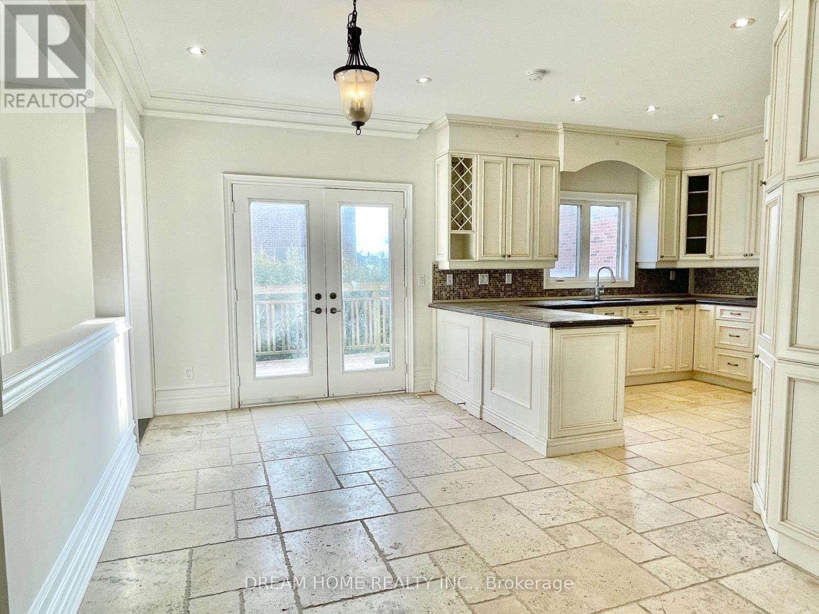 25a Oak Avenue, Richmond Hill, Ontario  L4C 6R5 - Photo 9 - N12564370