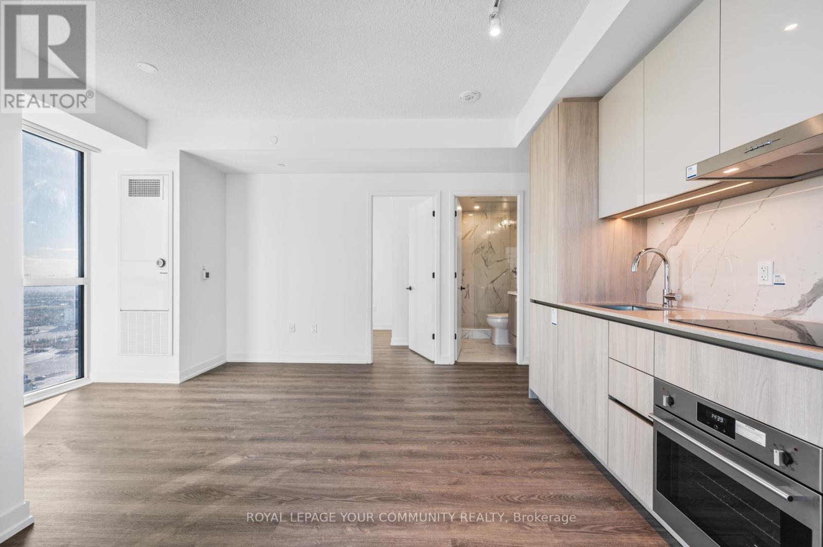 2009 - 8 Interchange Way, Vaughan, Ontario  L4K 0R2 - Photo 10 - N12564524