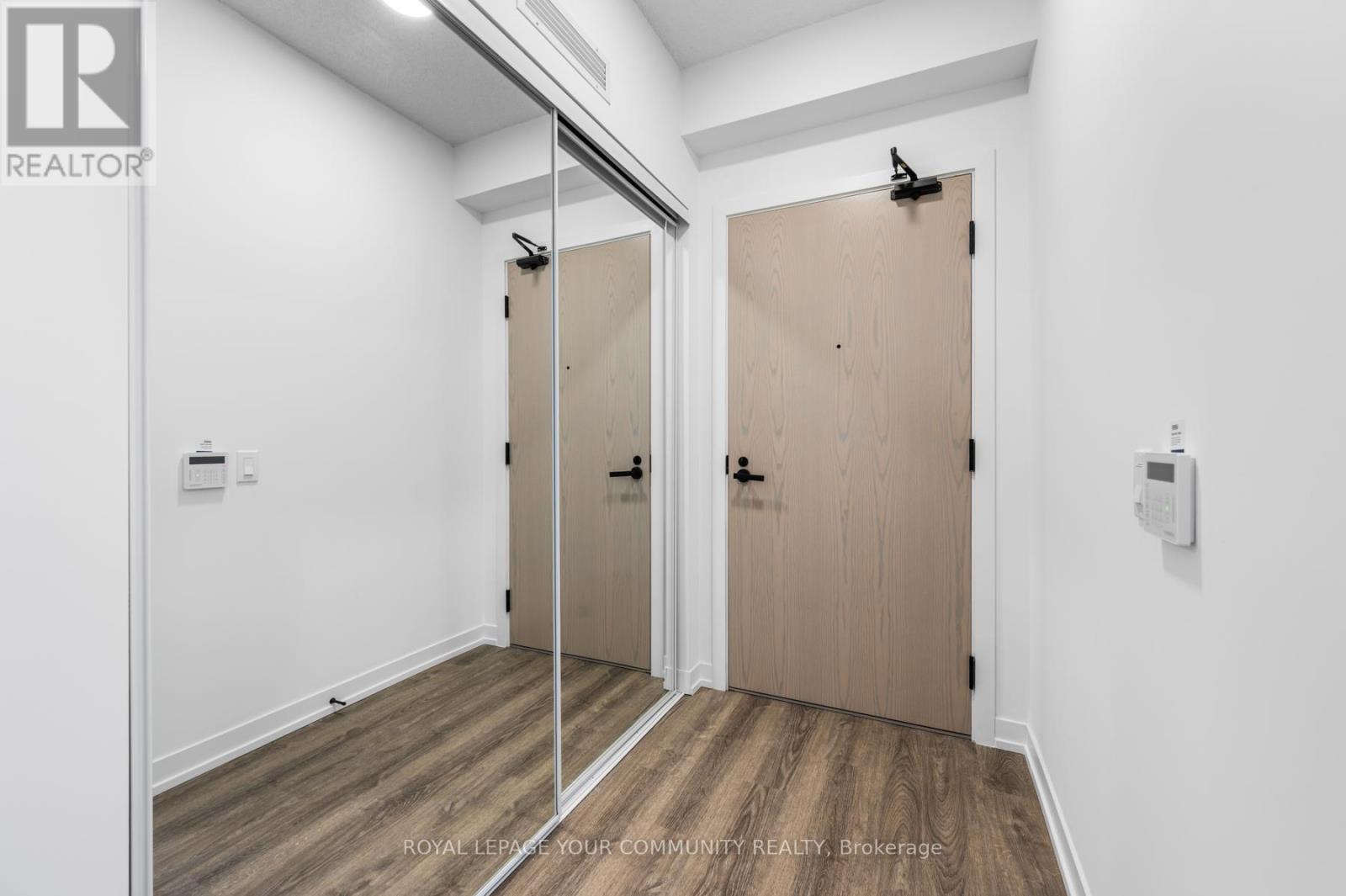 2009 - 8 Interchange Way, Vaughan, Ontario  L4K 0R2 - Photo 3 - N12564524