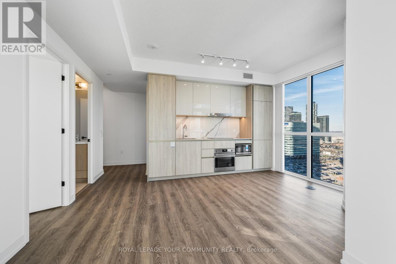 2009 - 8 Interchange Way, Vaughan, Ontario  L4K 0R2 - Photo 5 - N12564524