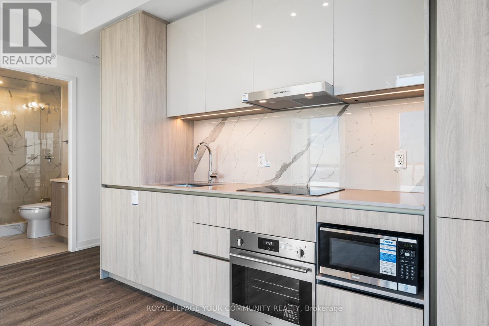 2009 - 8 Interchange Way, Vaughan, Ontario  L4K 0R2 - Photo 9 - N12564524