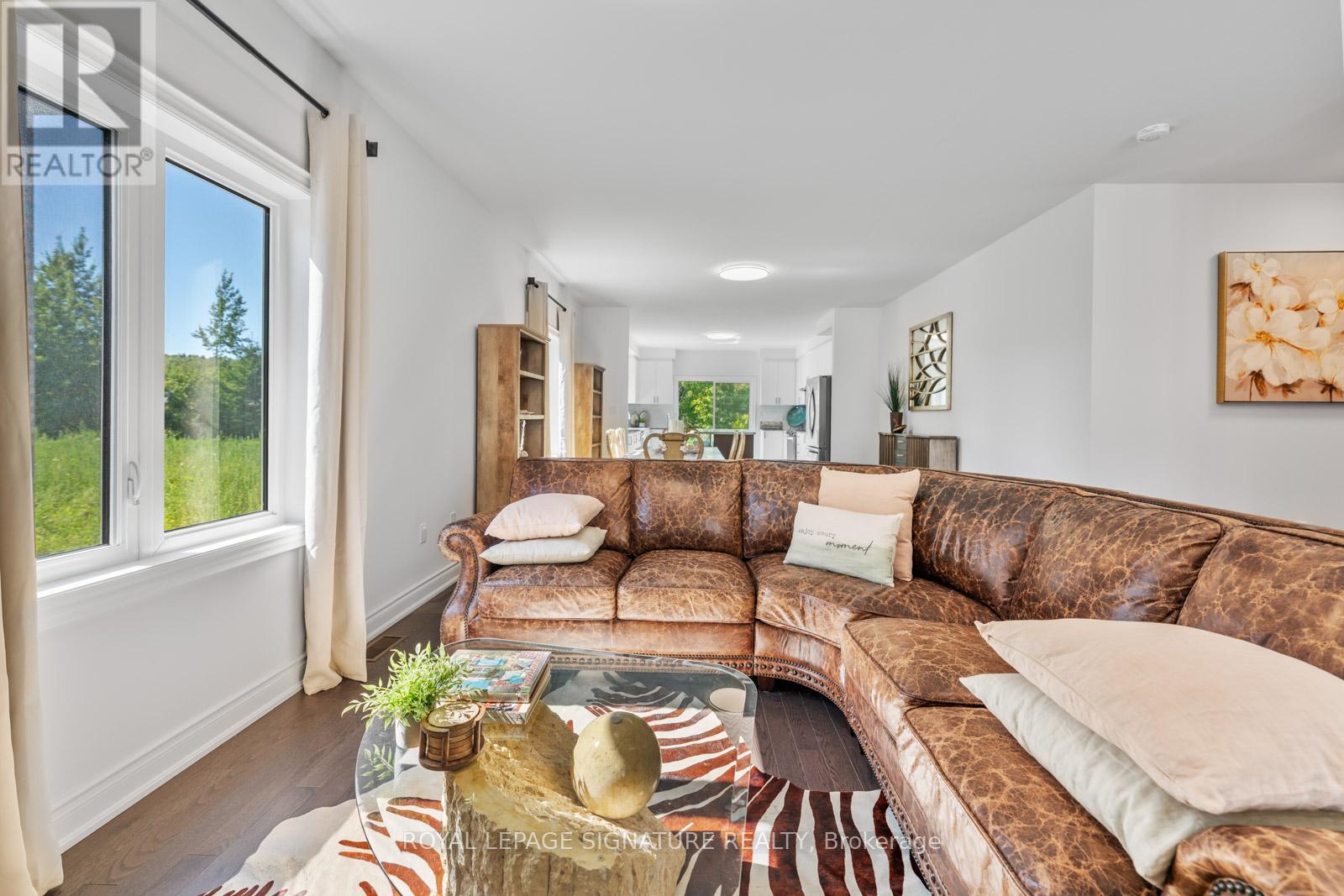 8 Misty Ridge Road, Wasaga Beach, Ontario  L9Z 0R8 - Photo 9 - S12564438