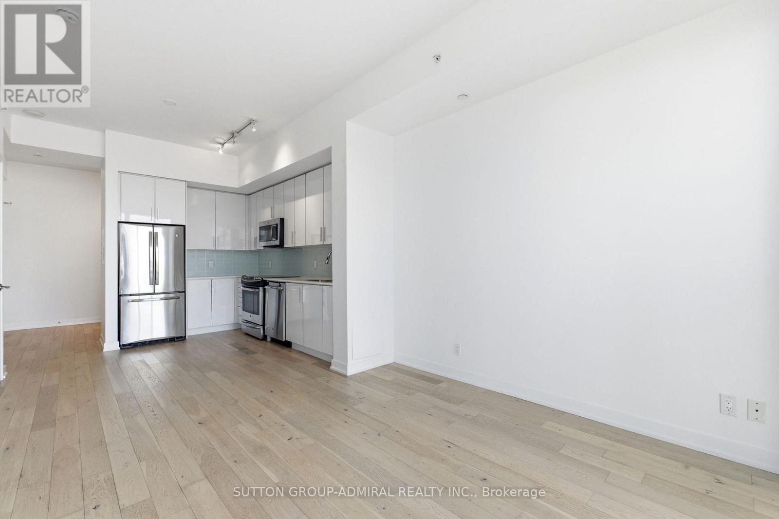 3010 - 2212 Lake Shore Boulevard W, Toronto, Ontario  M8V 0C2 - Photo 2 - W12564368