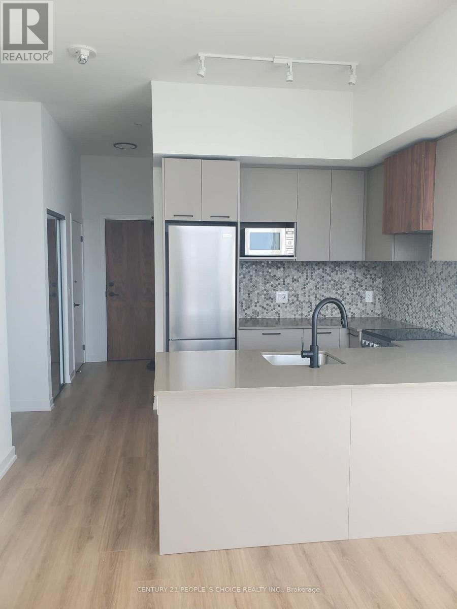 10 Lagerfeld Drive, Brampton, Ontario  L7A 5L3 - Photo 4 - W12564400