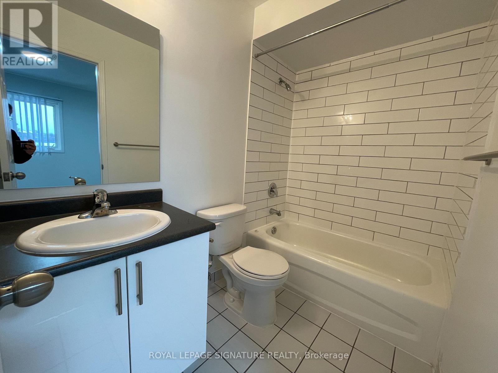 28 - 689 Four Winds Way, Mississauga, Ontario  L5R 4C5 - Photo 12 - W12564402