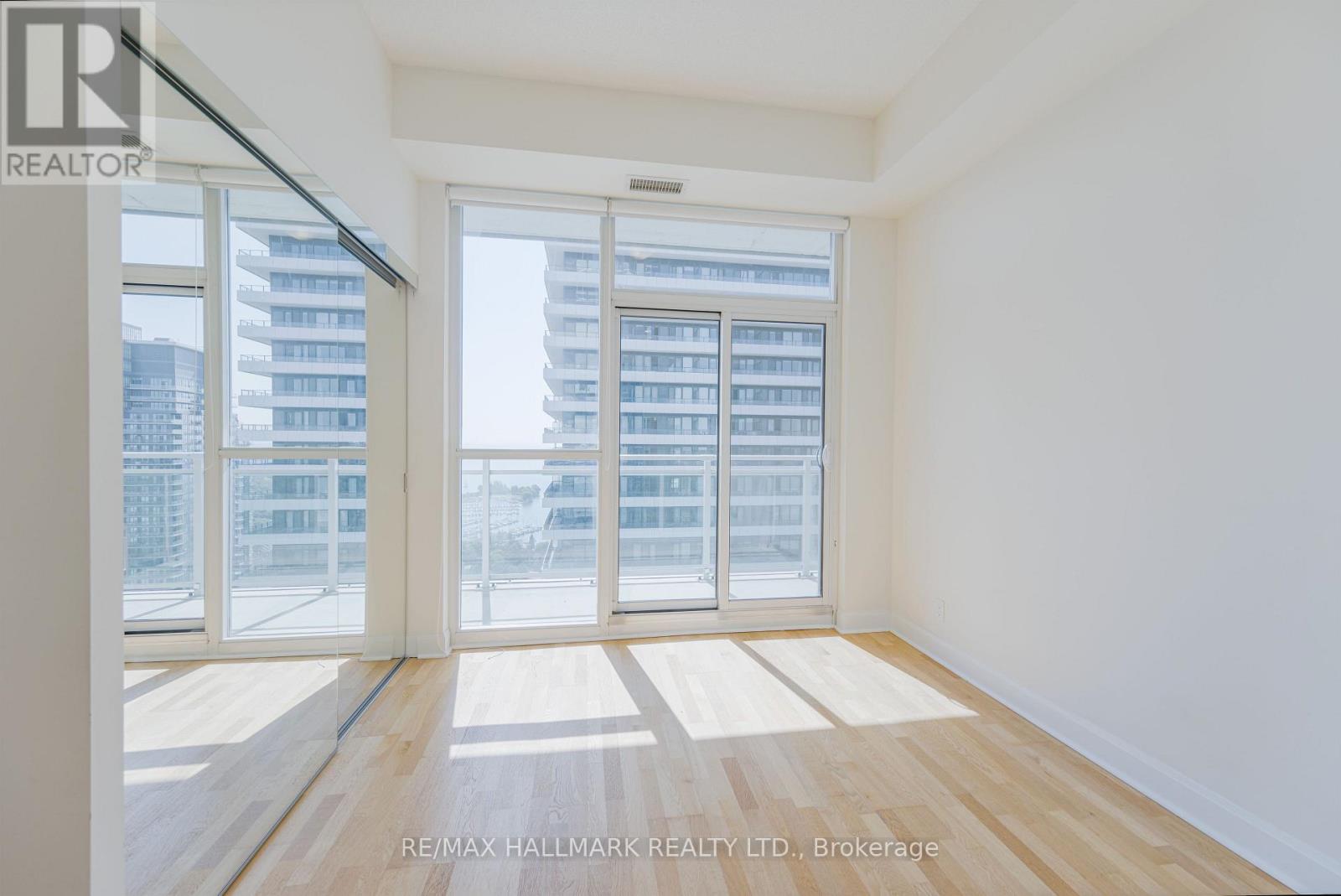 3701 - 33 Shore Breeze Drive, Toronto, Ontario  M8V 0G1 - Photo 5 - W12564436