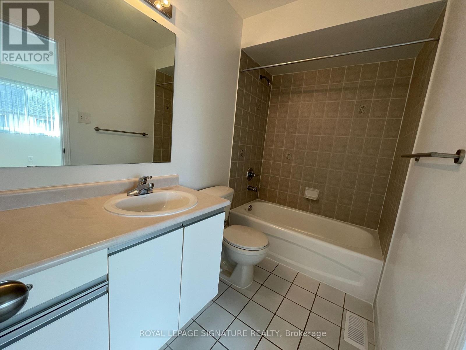 4 - 9 Fairglen Avenue, Brampton, Ontario  L6X 5E8 - Photo 12 - W12564446