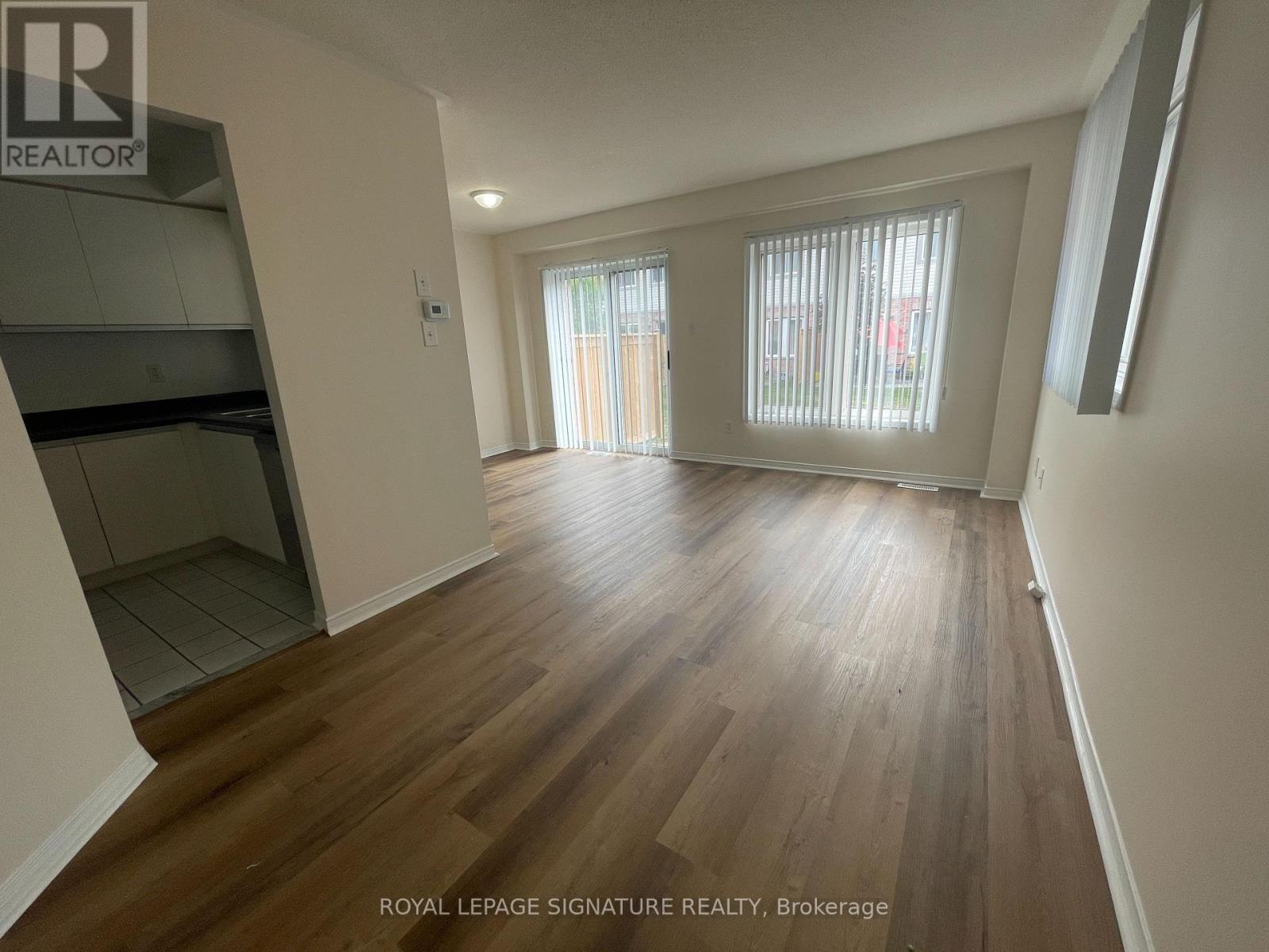 4 - 9 Fairglen Avenue, Brampton, Ontario  L6X 5E8 - Photo 4 - W12564446