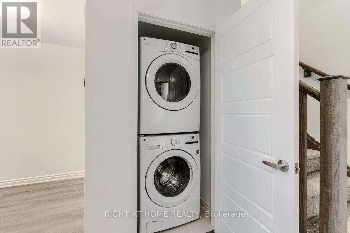 578 Bellflower Court, Milton, Ontario  L9E 1W4 - Photo 19 - W12564490