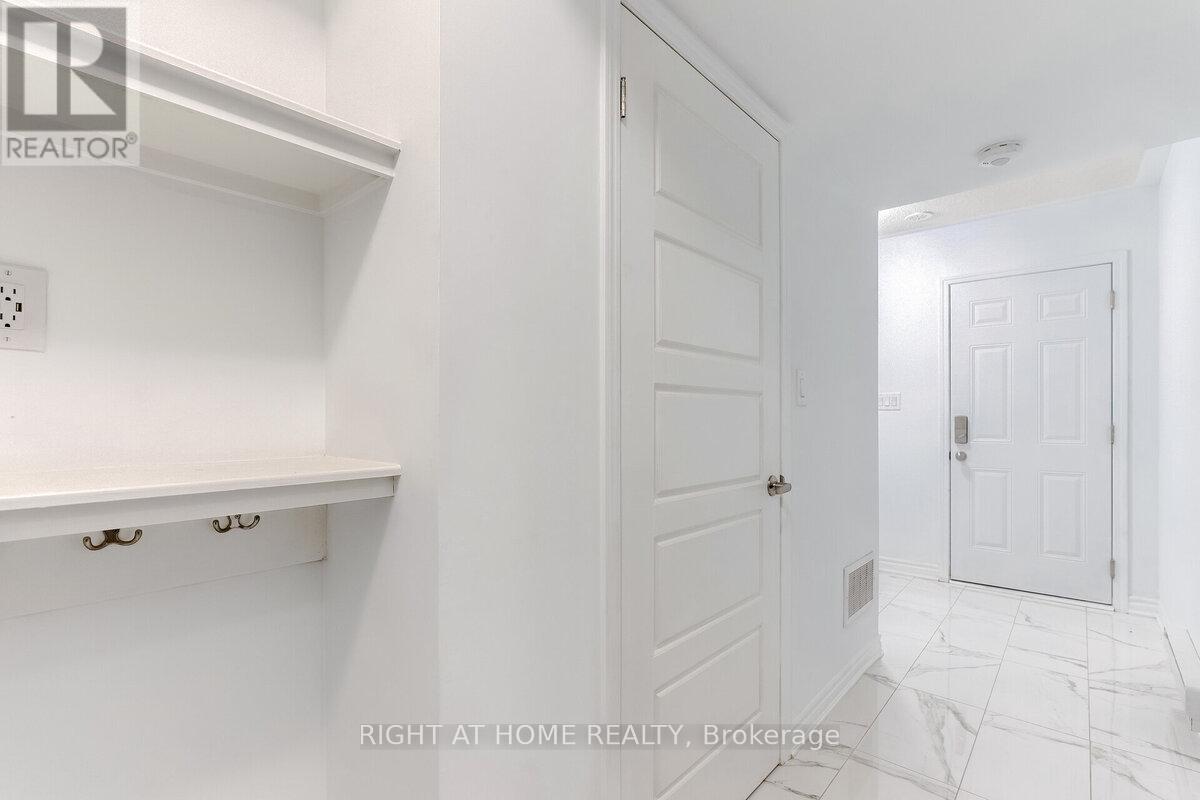 578 Bellflower Court, Milton, Ontario  L9E 1W4 - Photo 6 - W12564490