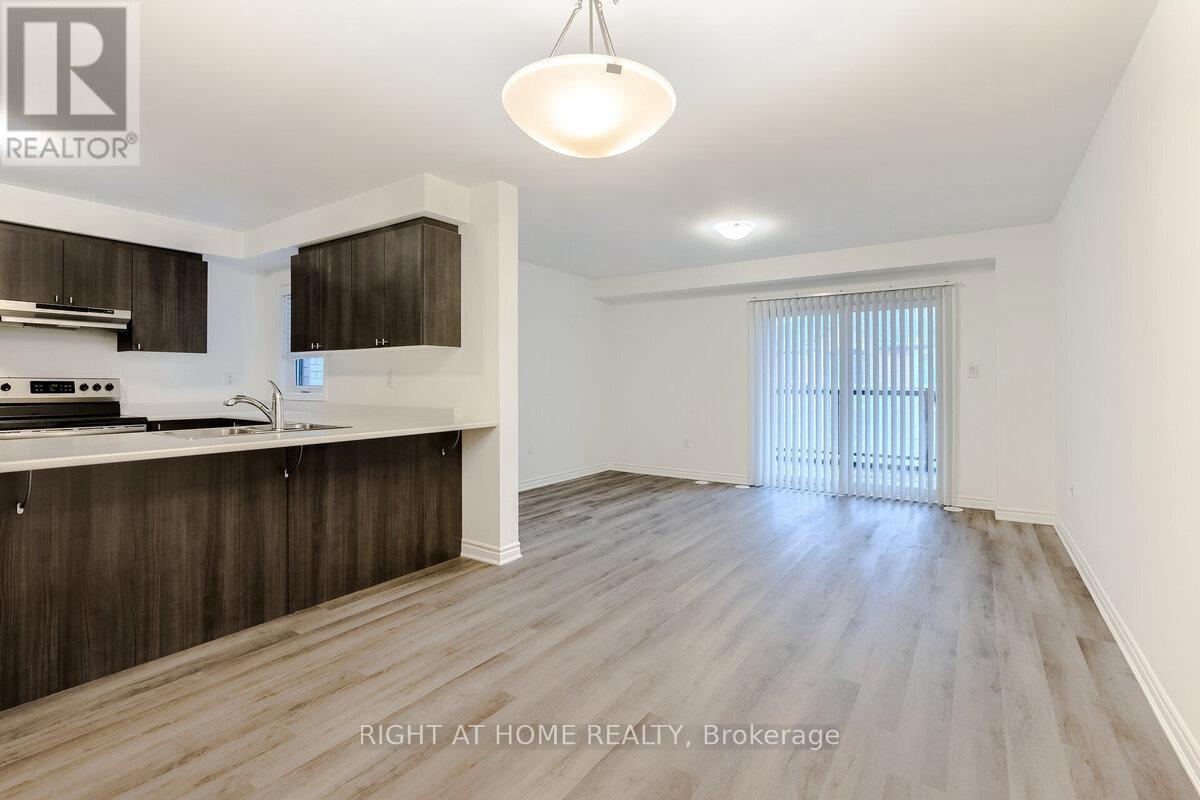 578 Bellflower Court, Milton, Ontario  L9E 1W4 - Photo 9 - W12564490