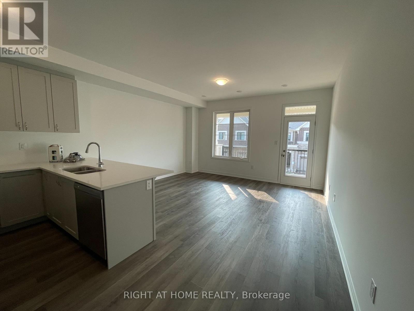 1575 Moira Crescent, Milton, Ontario  L9E 1Y1 - Photo 10 - W12564506