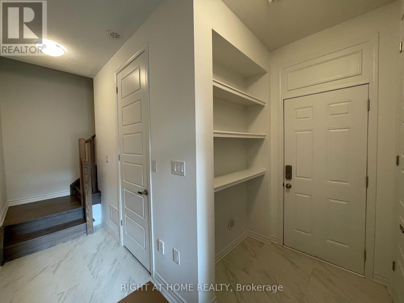 1575 Moira Crescent, Milton, Ontario  L9E 1Y1 - Photo 3 - W12564506