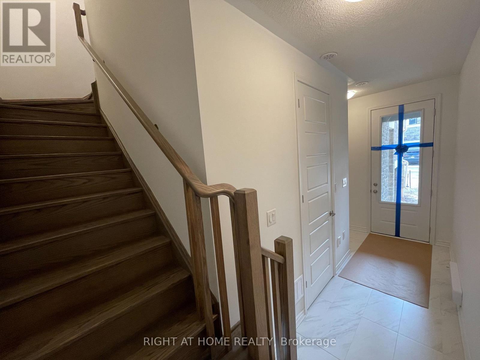 1575 Moira Crescent, Milton, Ontario  L9E 1Y1 - Photo 4 - W12564506