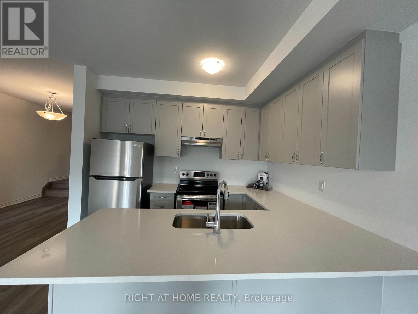 1575 Moira Crescent, Milton, Ontario  L9E 1Y1 - Photo 8 - W12564506