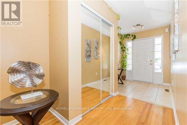 30 Lonestar Crescent, Brampton, Ontario  L7A 2H9 - Photo 3 - W12564516