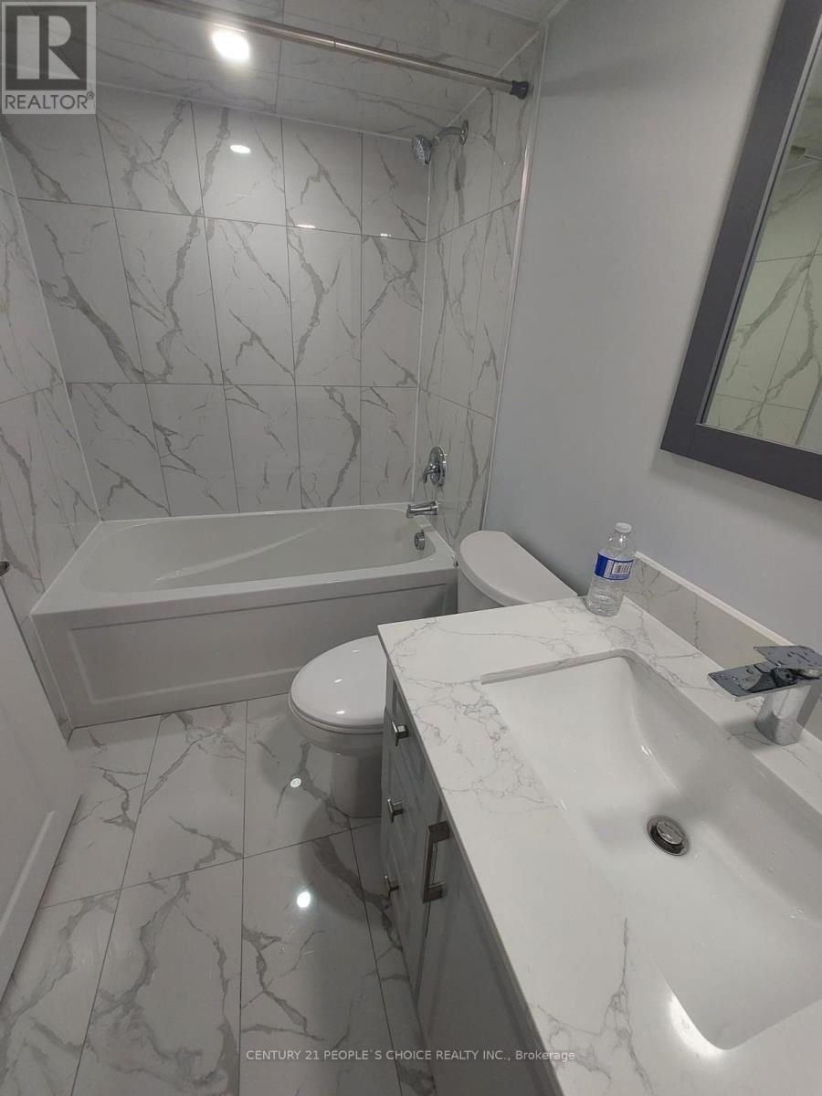 1271 Prestonwood Crescent, Mississauga, Ontario  L5V 2Y9 - Photo 12 - W12564526