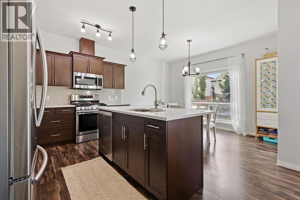 Property at 121 Wildrose Green image 4