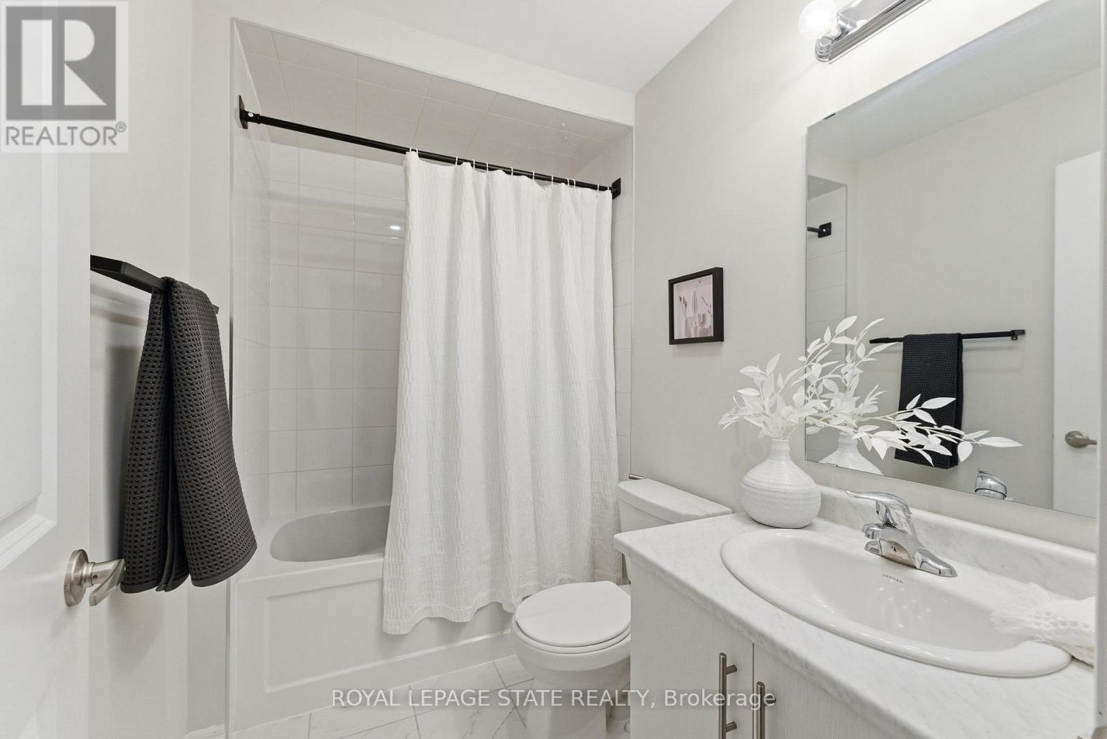 38 - 40 Zinfandel Drive, Hamilton, Ontario  L8E 0L1 - Photo 28 - X12564378