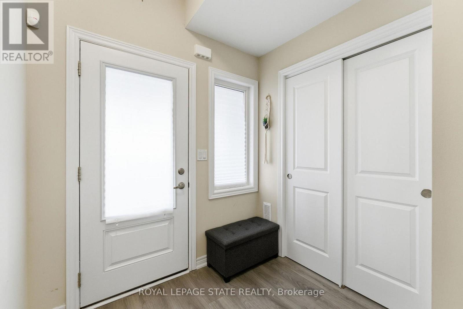 38 - 40 Zinfandel Drive, Hamilton, Ontario  L8E 0L1 - Photo 3 - X12564378