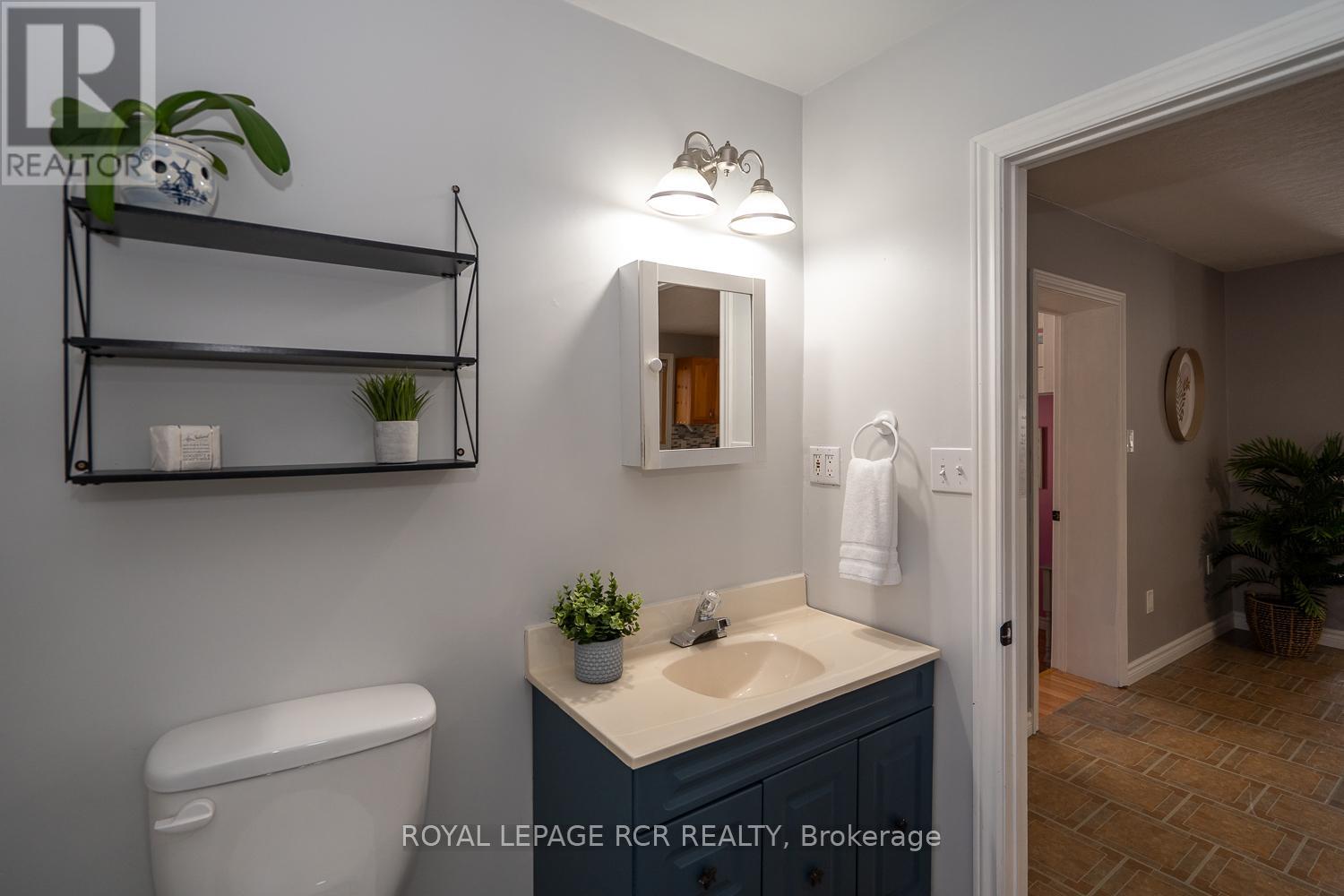 131 Frederick Street E, Wellington North, Ontario  N0G 1A0 - Photo 16 - X12564426