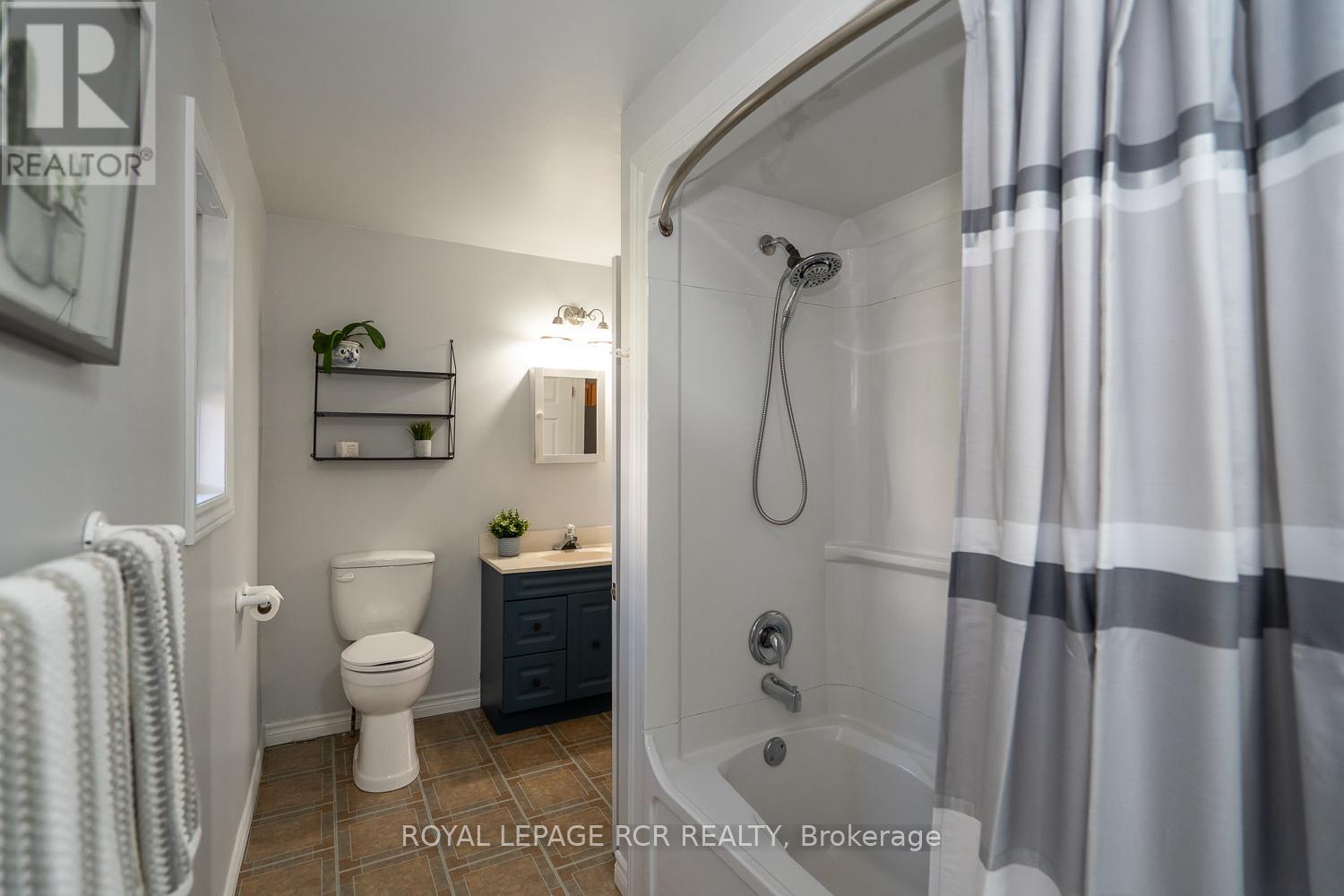 131 Frederick Street E, Wellington North, Ontario  N0G 1A0 - Photo 17 - X12564426