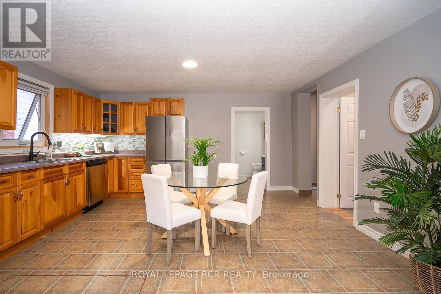 131 Frederick Street E, Wellington North, Ontario  N0G 1A0 - Photo 6 - X12564426