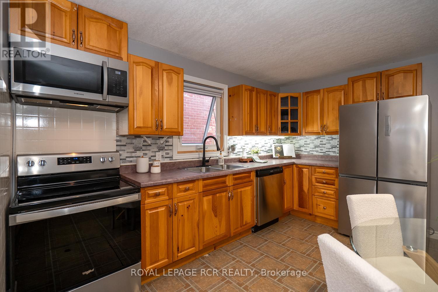 131 Frederick Street E, Wellington North, Ontario  N0G 1A0 - Photo 8 - X12564426