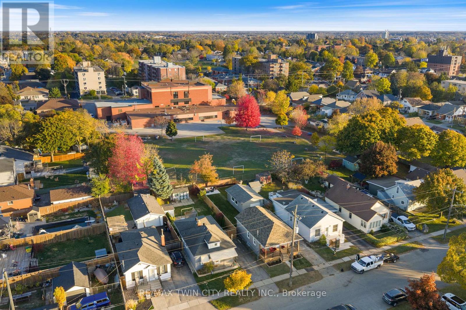 25 Dundee Street, Brantford, Ontario  N3R 4M2 - Photo 6 - X12564470