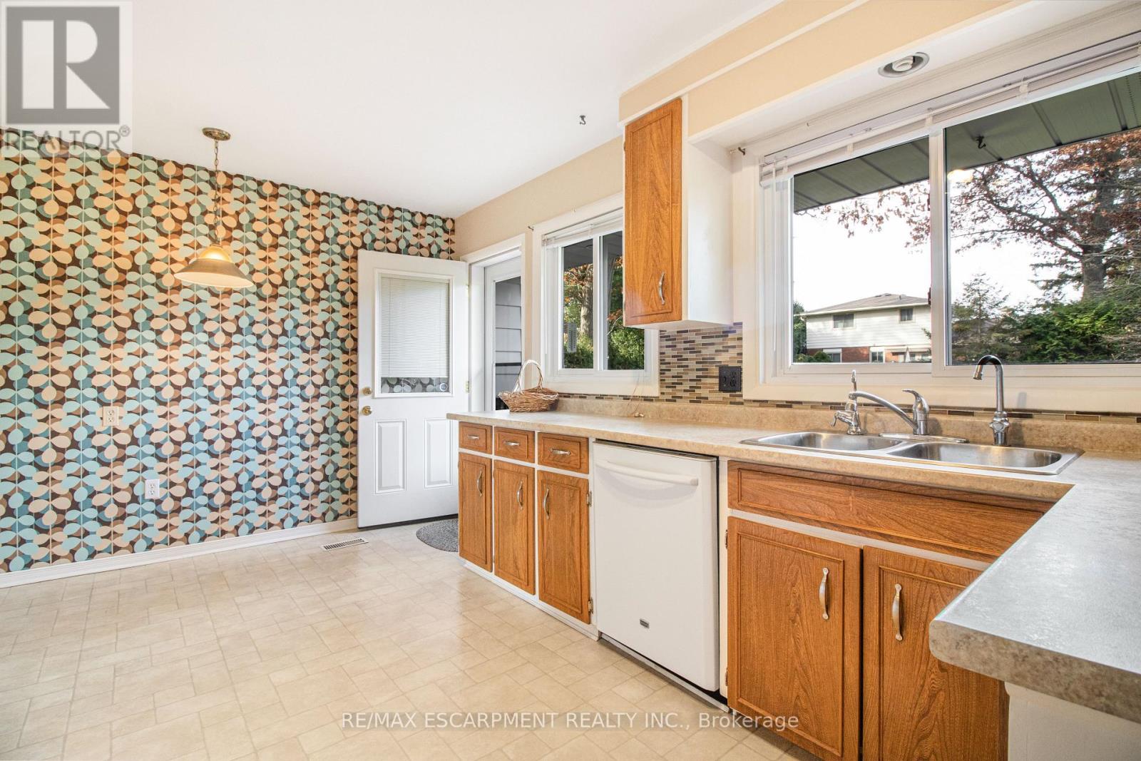 32 Pusey Boulevard, Brantford, Ontario  N3R 2S2 - Photo 4 - X12564496