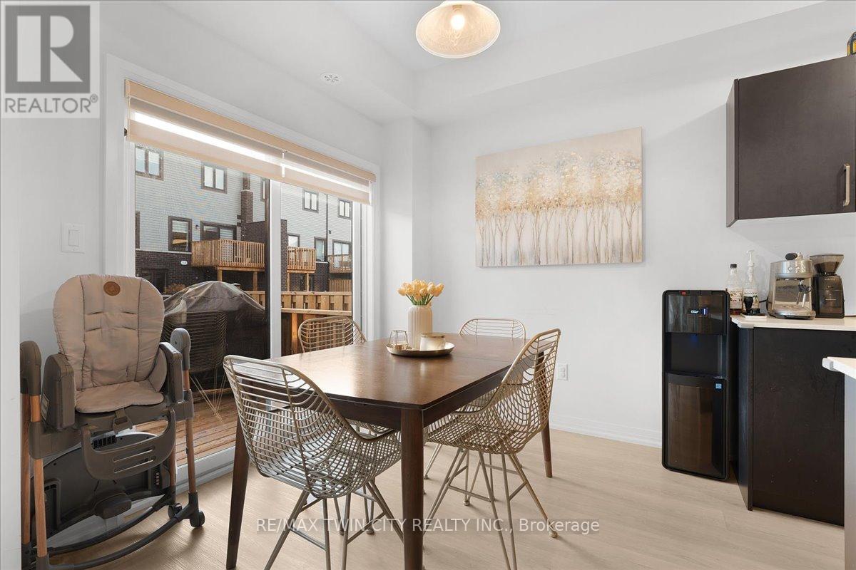 61 - 155 Equestrian Way, Cambridge, Ontario  N3E 0E8 - Photo 15 - X12564504