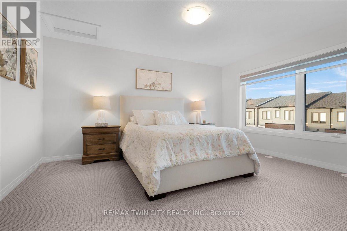 61 - 155 Equestrian Way, Cambridge, Ontario  N3E 0E8 - Photo 17 - X12564504