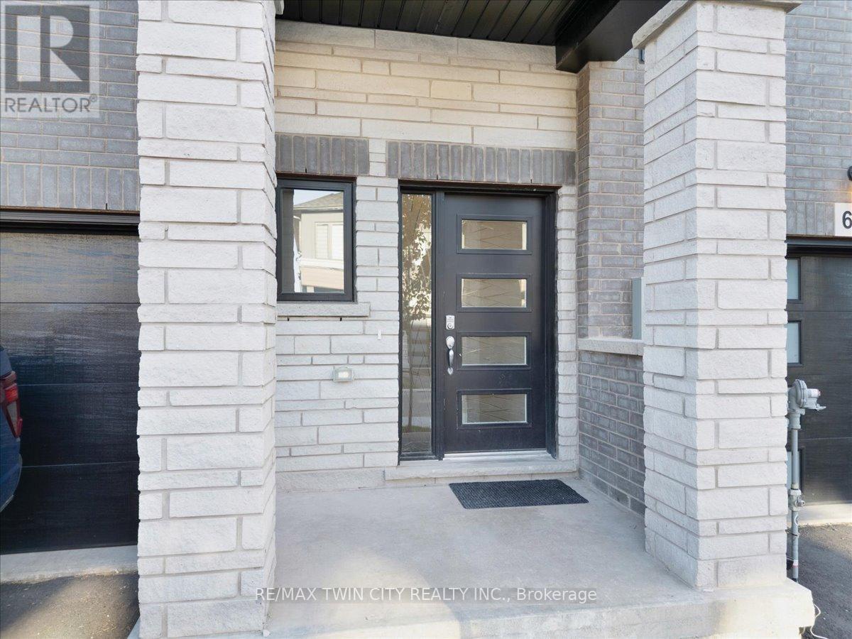 61 - 155 Equestrian Way, Cambridge, Ontario  N3E 0E8 - Photo 2 - X12564504