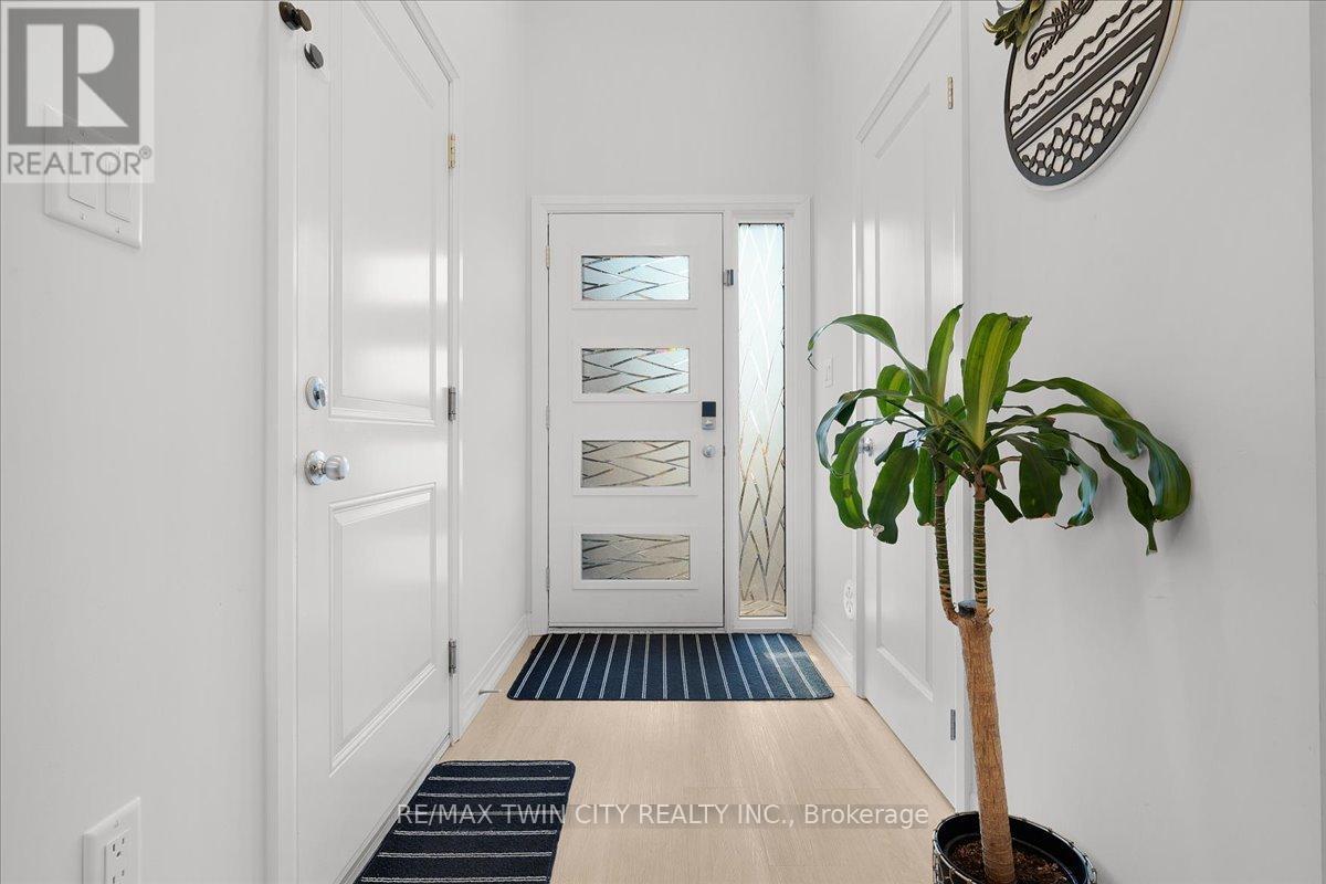 61 - 155 Equestrian Way, Cambridge, Ontario  N3E 0E8 - Photo 3 - X12564504