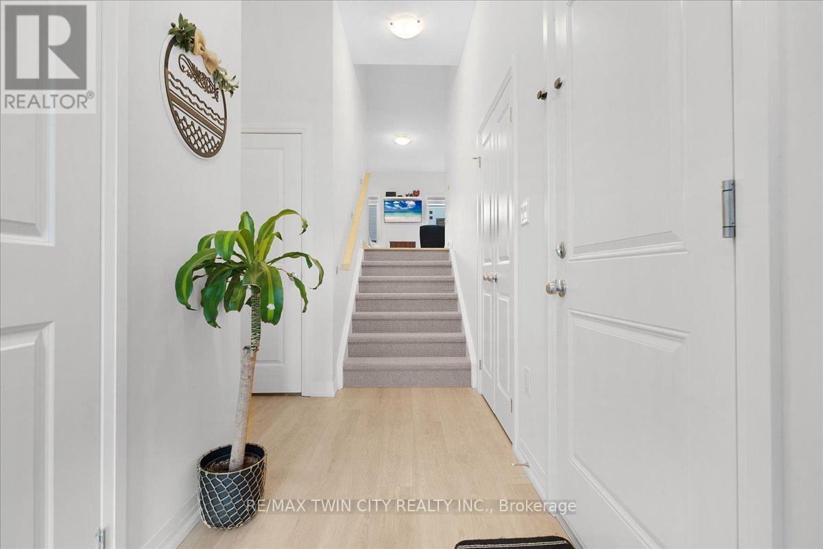 61 - 155 Equestrian Way, Cambridge, Ontario  N3E 0E8 - Photo 4 - X12564504