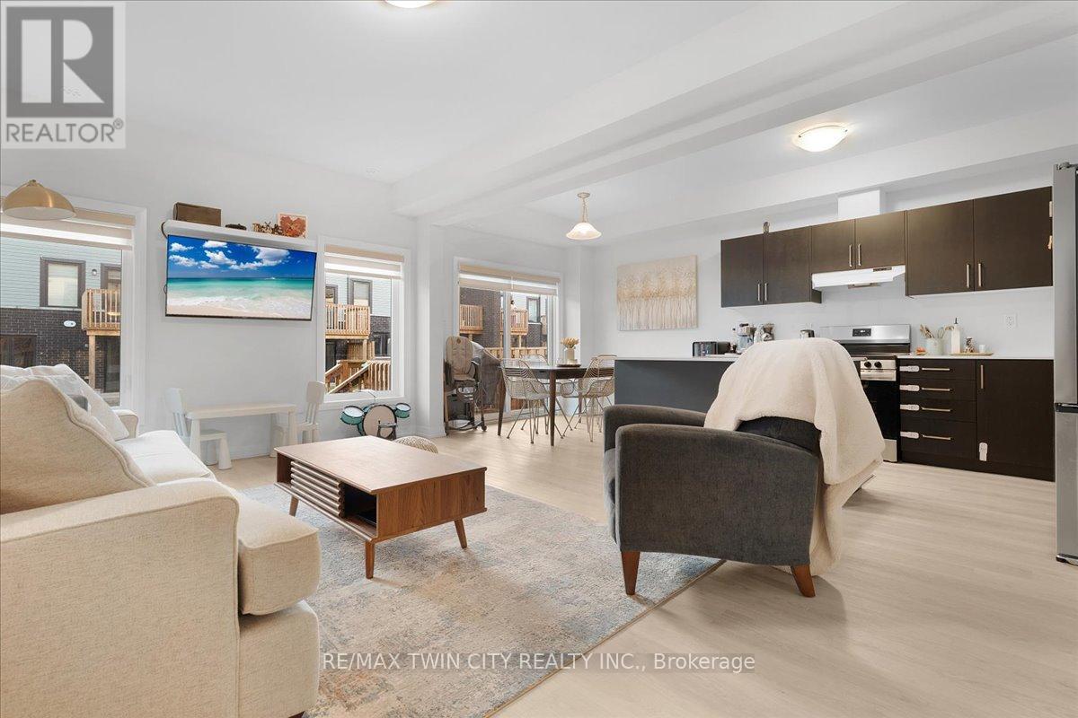 61 - 155 Equestrian Way, Cambridge, Ontario  N3E 0E8 - Photo 8 - X12564504