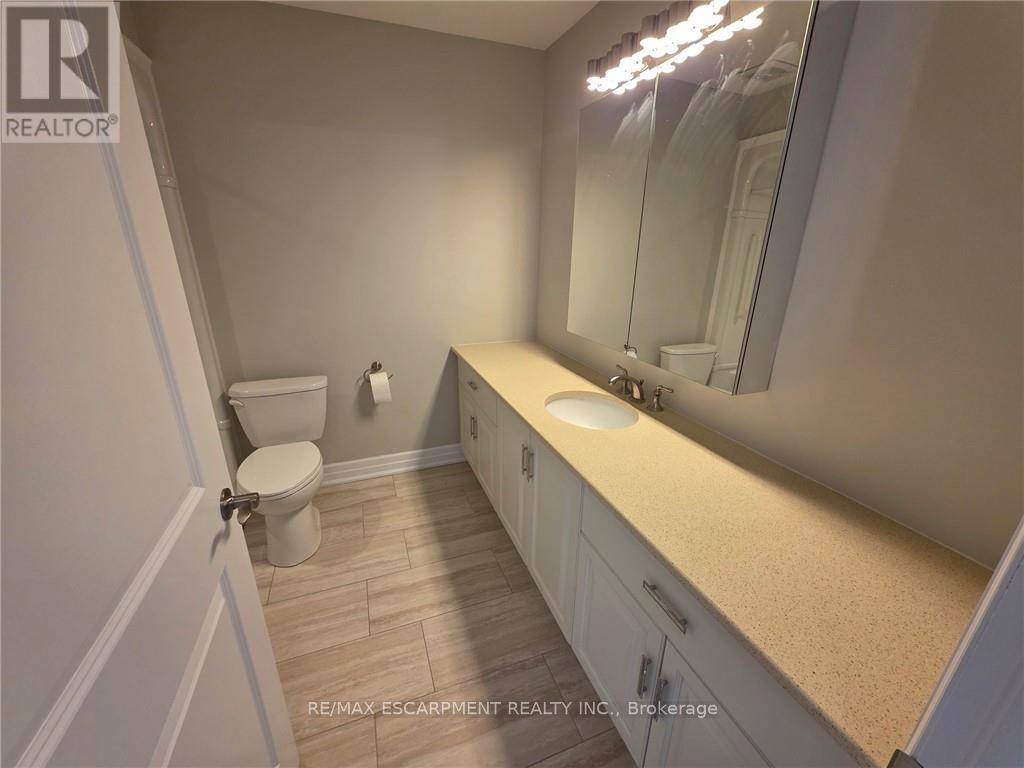 47 Szollosy Circle, Hamilton, Ontario  L9B 1T8 - Photo 7 - X12564528