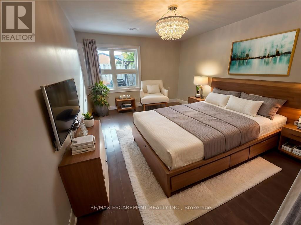 47 Szollosy Circle, Hamilton, Ontario  L9B 1T8 - Photo 9 - X12564528