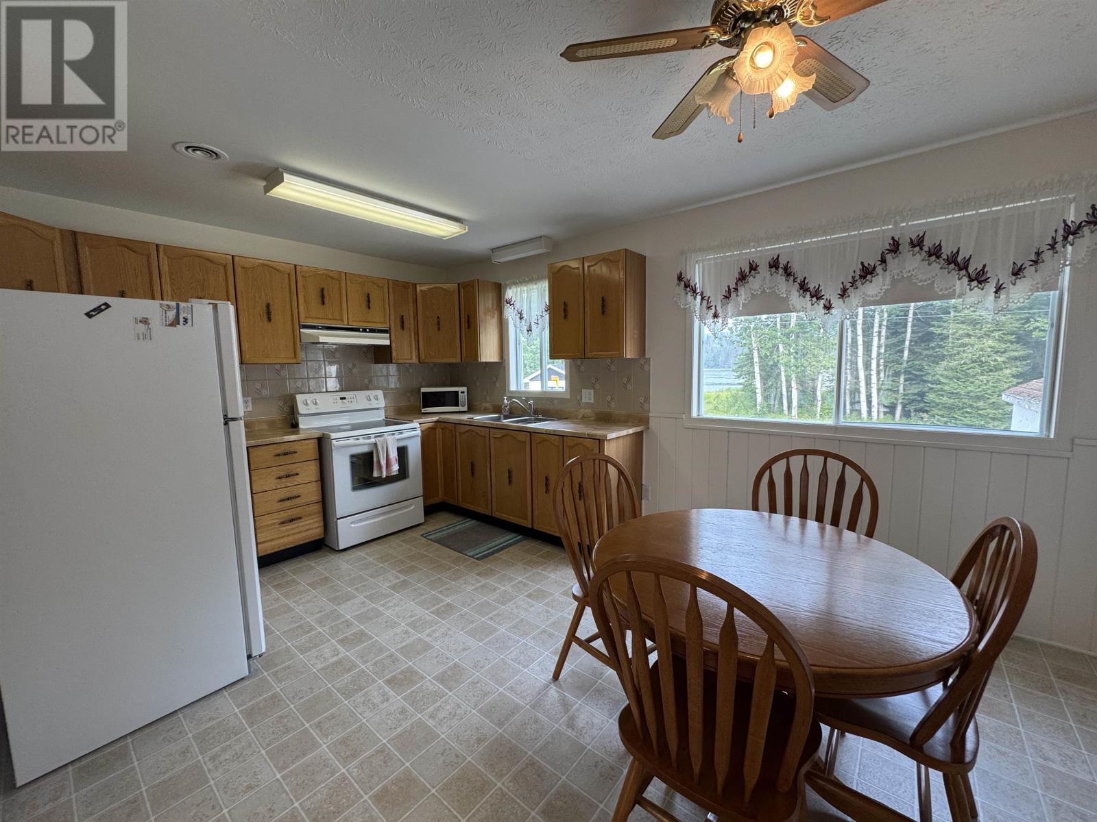 26 Matachewan Rd, Manitouwadge, Ontario  P0T 2C0 - Photo 8 - TB252359