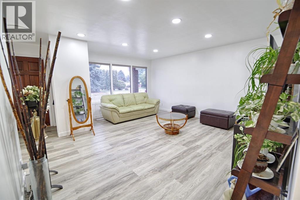 3726 Forestry Avenue S, Lethbridge, Alberta  T1K 4J5 - Photo 4 - A2256530