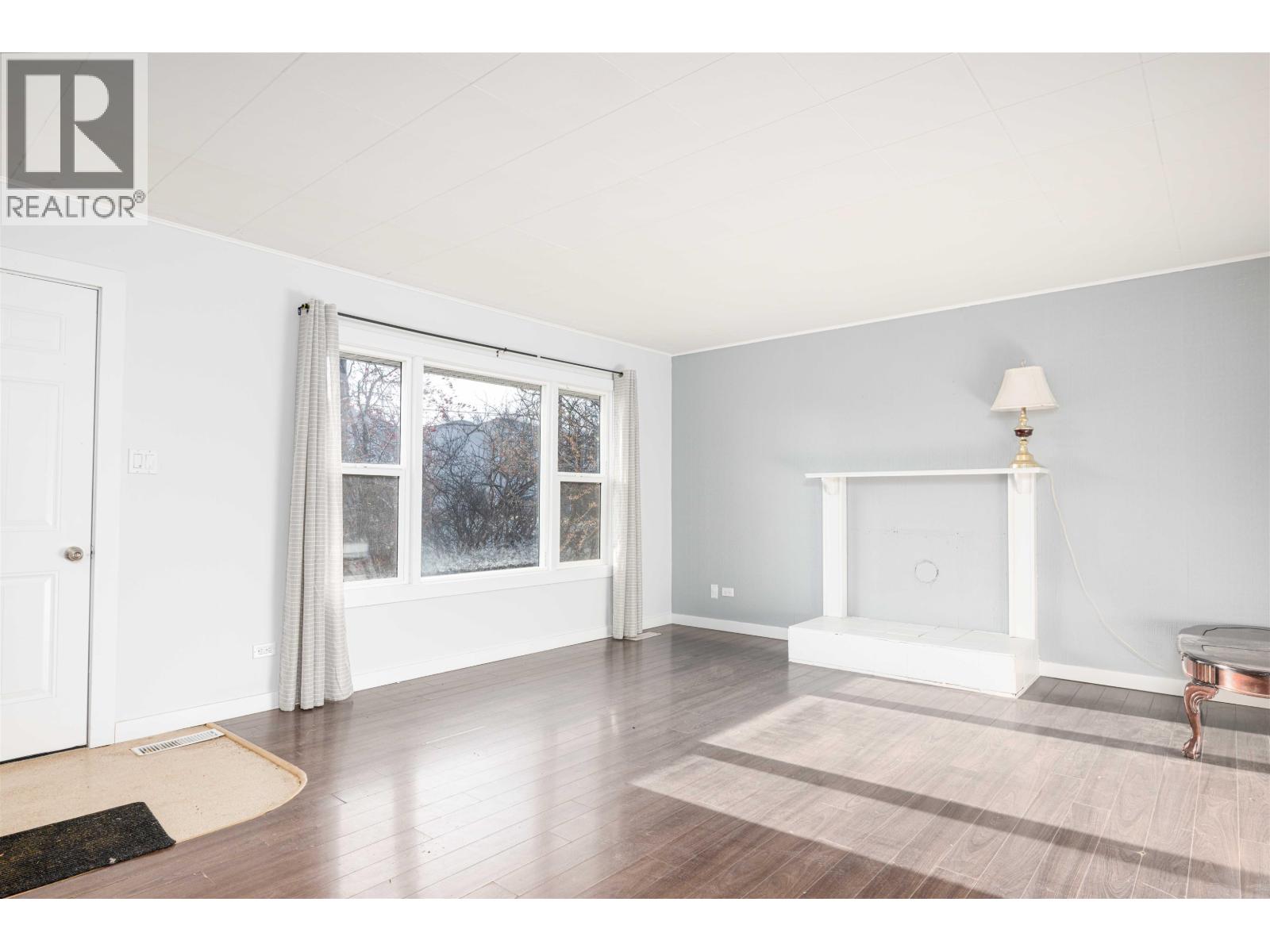 2744 Merritt Road, Prince George, British Columbia  V2N 1M4 - Photo 4 - R3069131