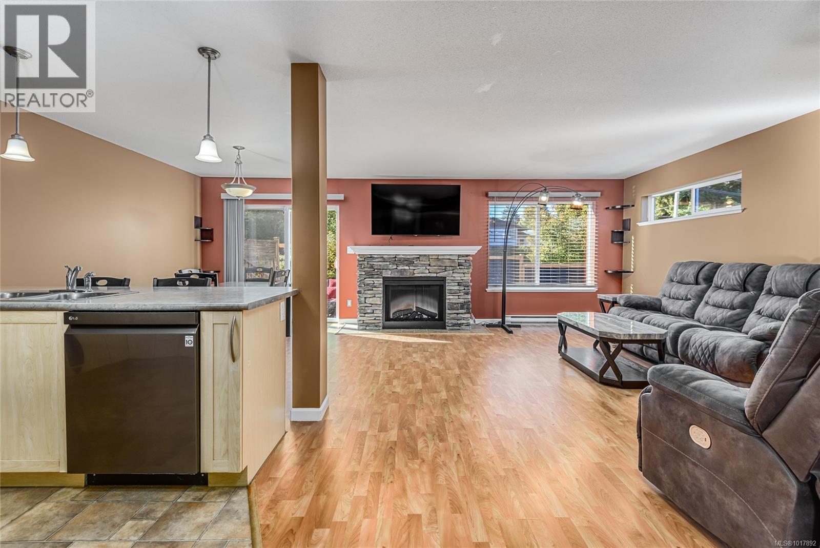 40 2728 1st St, Courtenay, British Columbia  V9N 4A4 - Photo 6 - 1017892