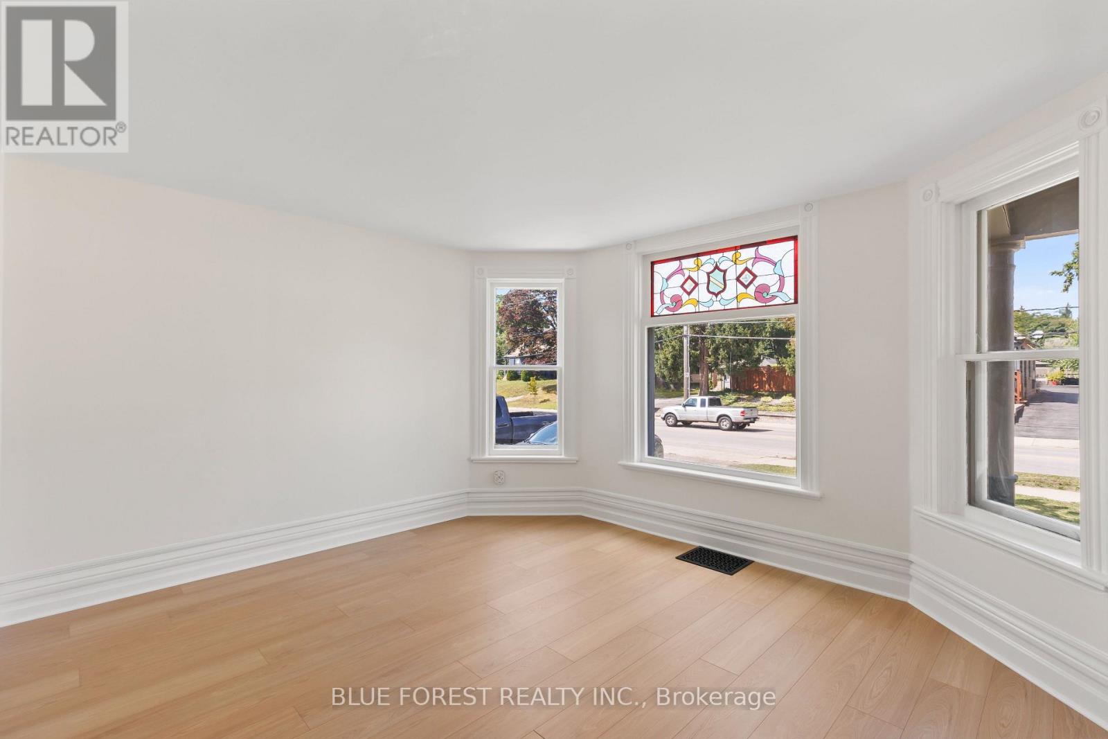 Photo 8 of 42 for 7065 Longwoods Road